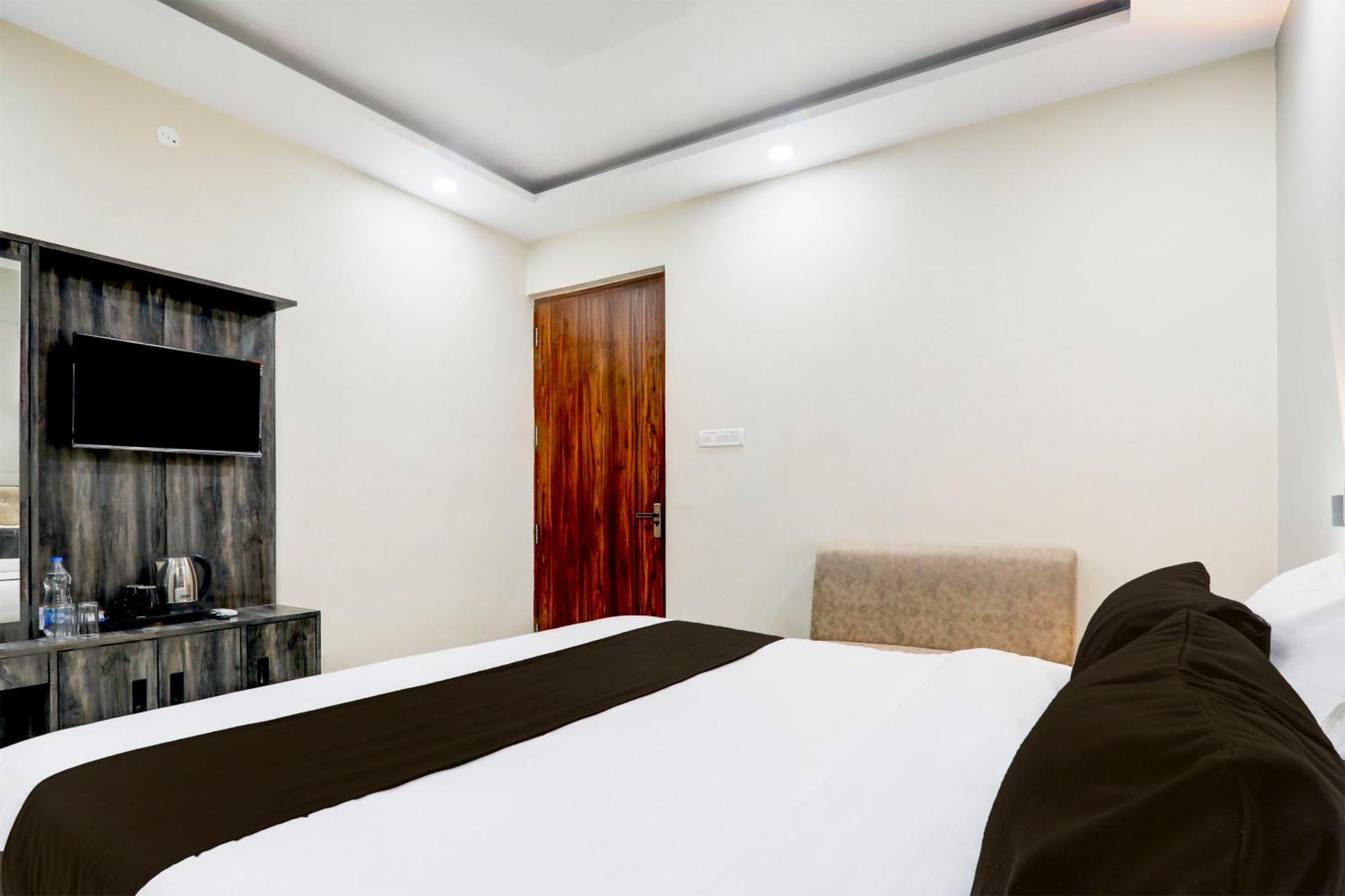 فندق Super Townhouse Gls International لاكناو المظهر الخارجي الصورة
